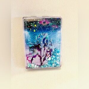 Floating Glitter Compact Mirror – Trio of Fierce Teen Heroines